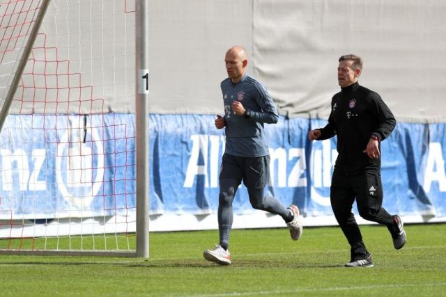 他们背后的 他们背后的