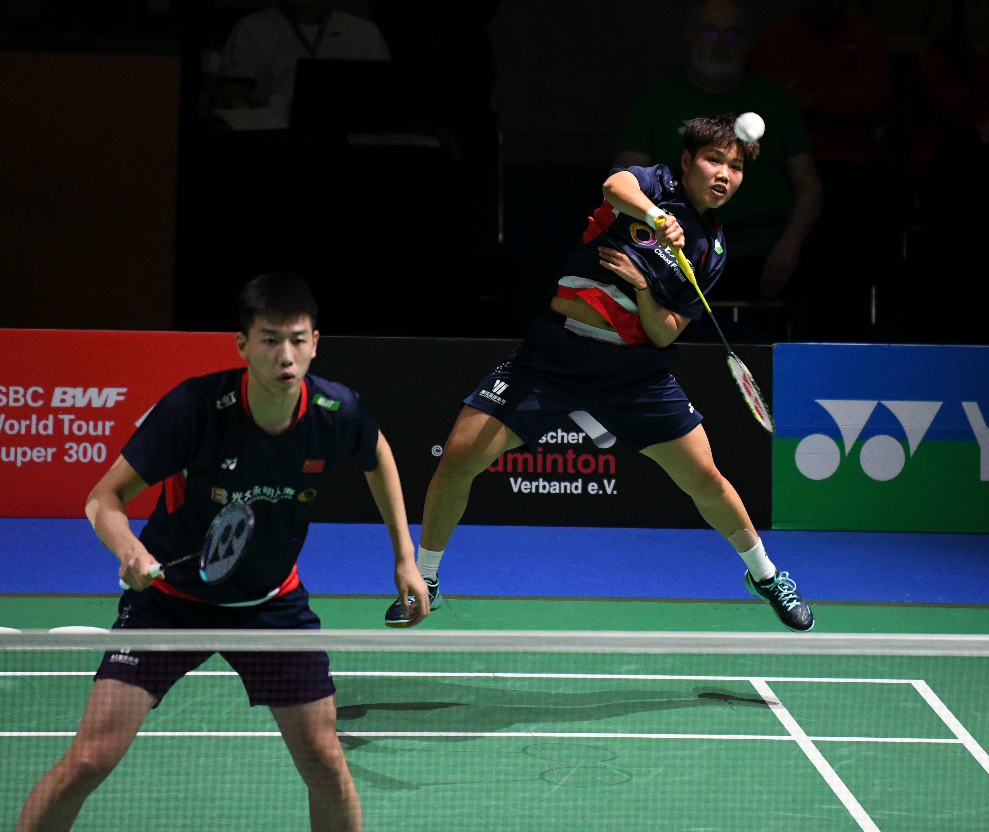 也在场外展 也在场外展