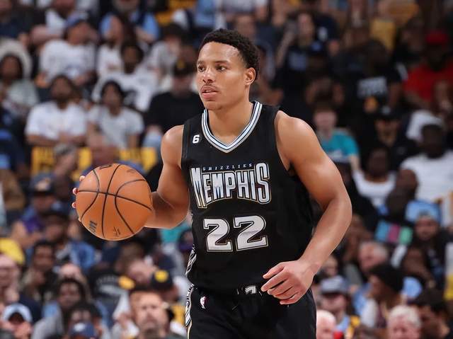 的首场比赛 的首场比赛